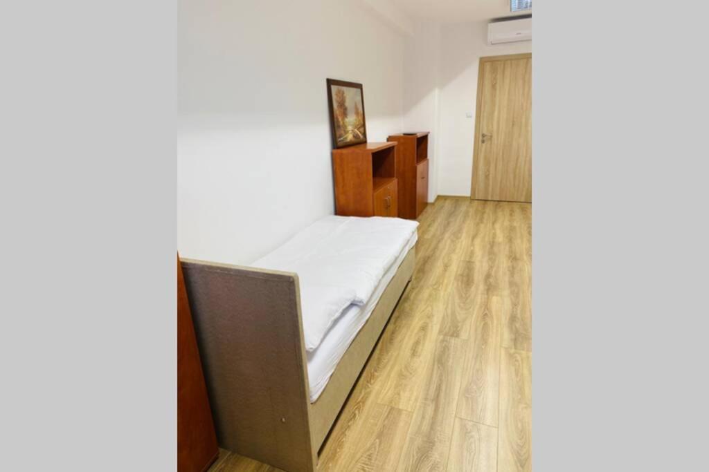 Apartman Solax, Ucnovska 8, Kosice Saca Dış mekan fotoğraf