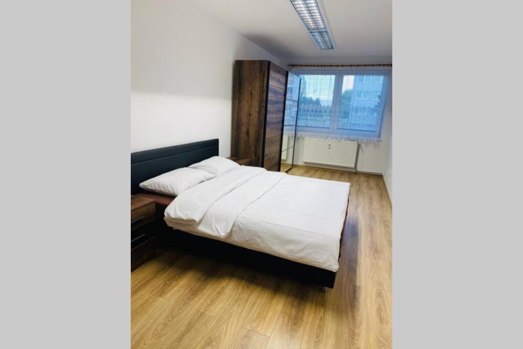 Apartman Solax, Ucnovska 8, Kosice Saca Dış mekan fotoğraf